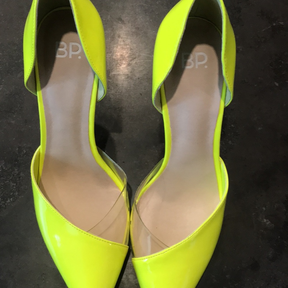 Josey D’Orsay neon yellow faux leather pump. NWOT (new without tags). 7m